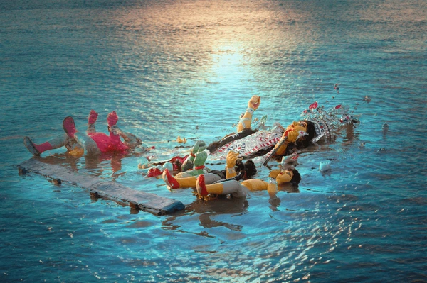 submersion-durga-idol-on-day-600nw-710592202.jpg